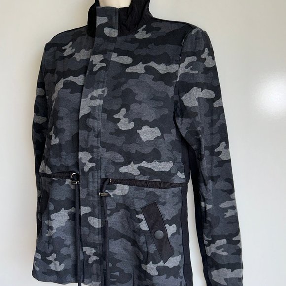 CAbi #3911 ATC Jacket Black Gray Camo Cinch Drawstring Waist Zip Military ~Small - Picture 8 of 14